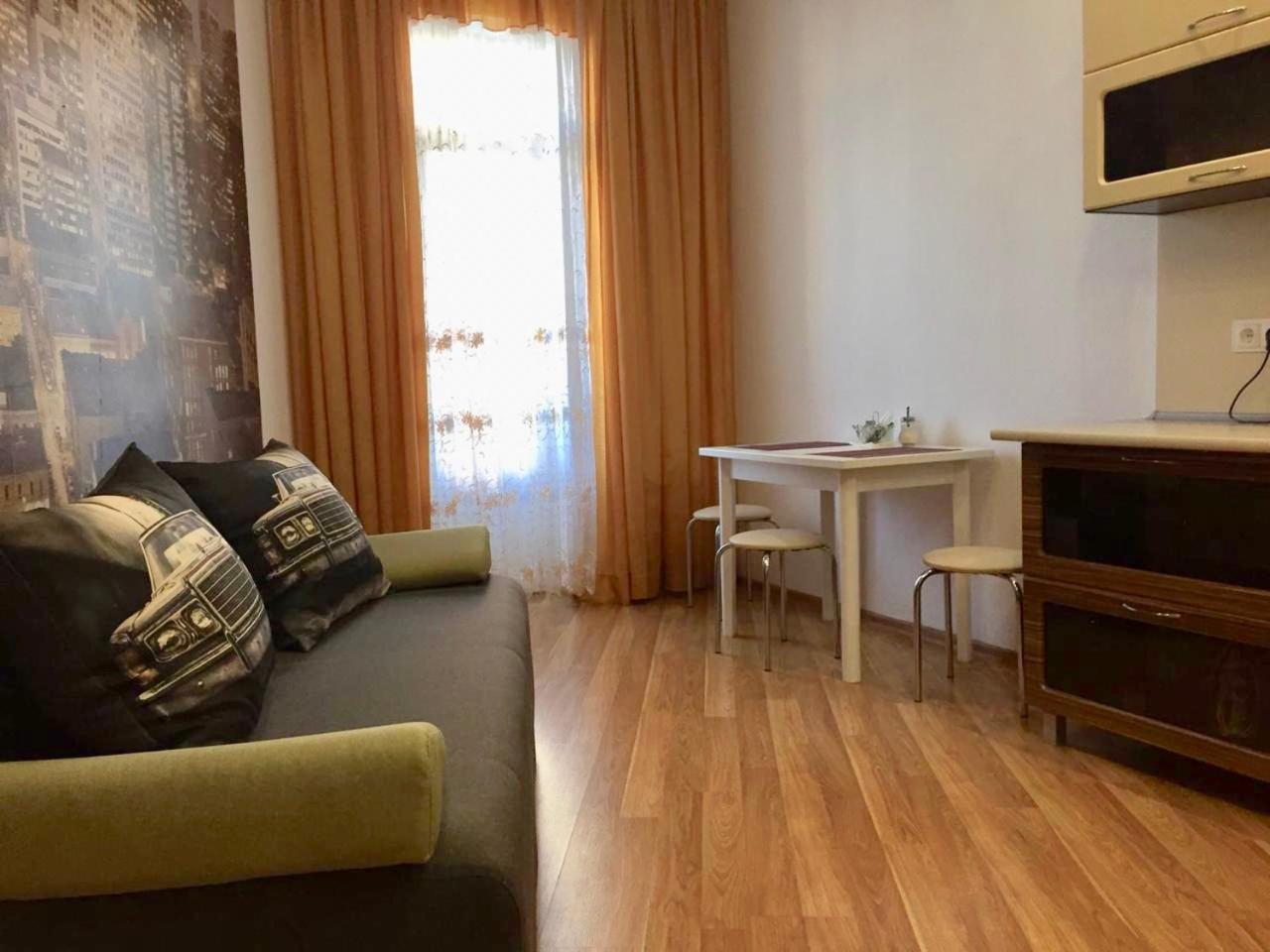Light Apartments Chernihiv Ngoại thất bức ảnh