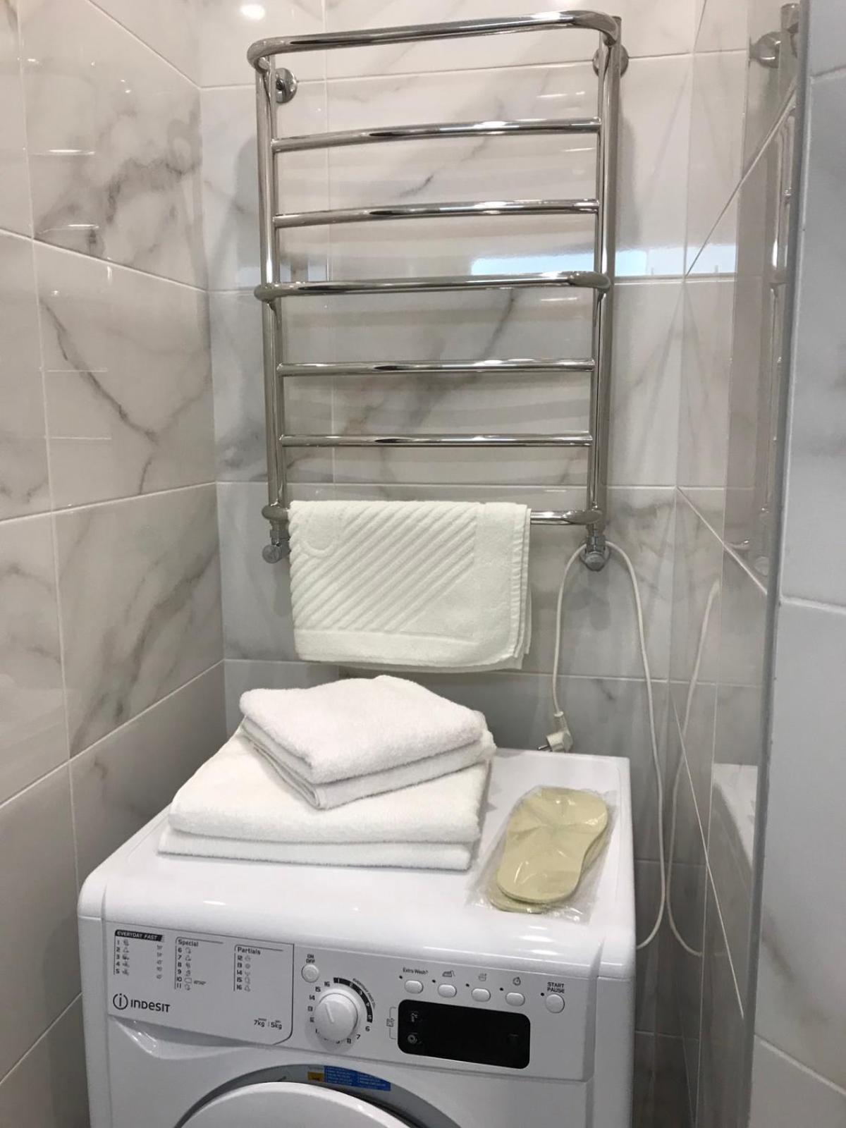 Light Apartments Chernihiv Ngoại thất bức ảnh
