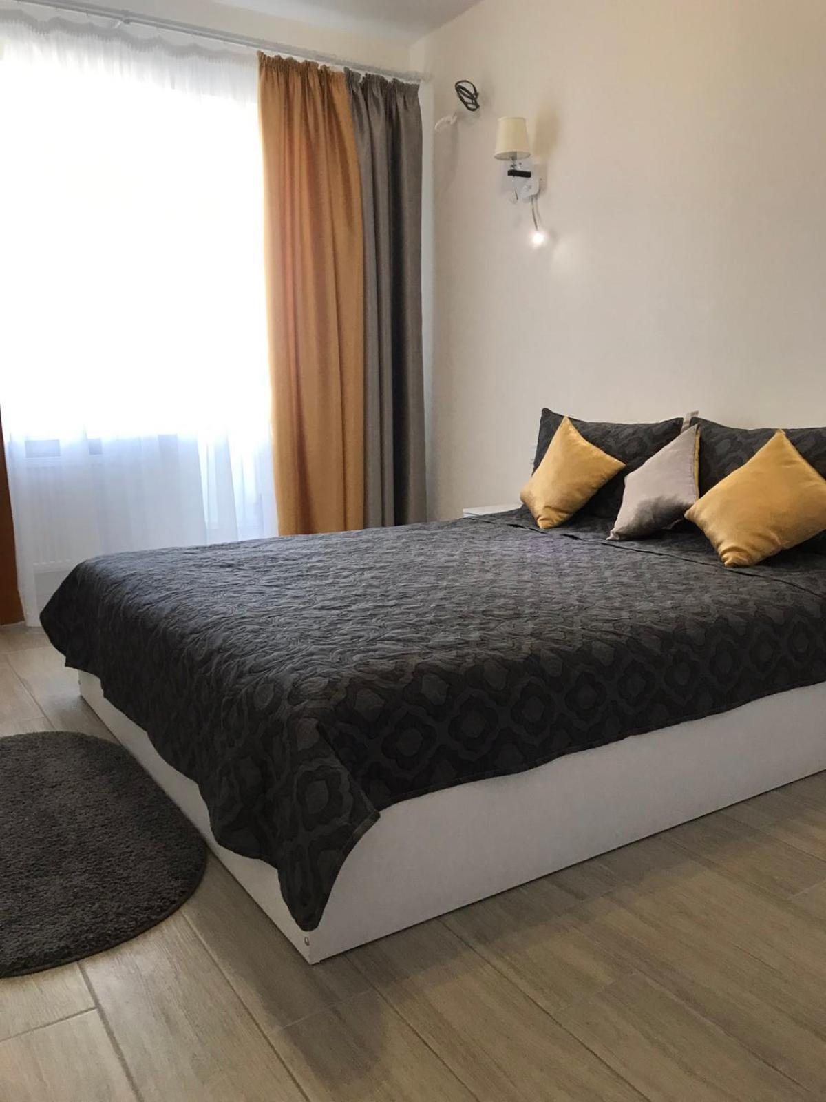 Light Apartments Chernihiv Ngoại thất bức ảnh