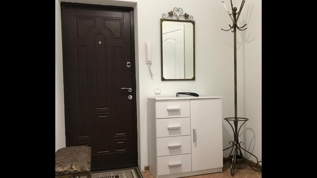 Light Apartments Chernihiv Ngoại thất bức ảnh