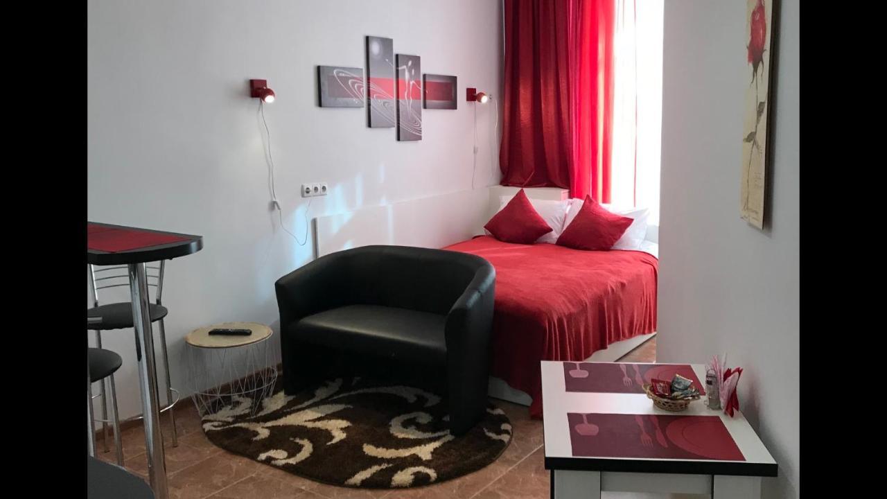 Light Apartments Chernihiv Ngoại thất bức ảnh