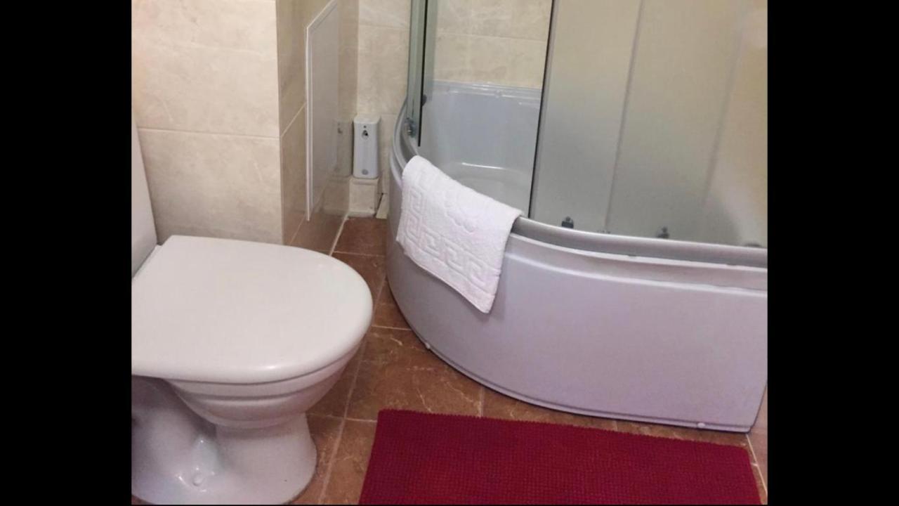 Light Apartments Chernihiv Ngoại thất bức ảnh